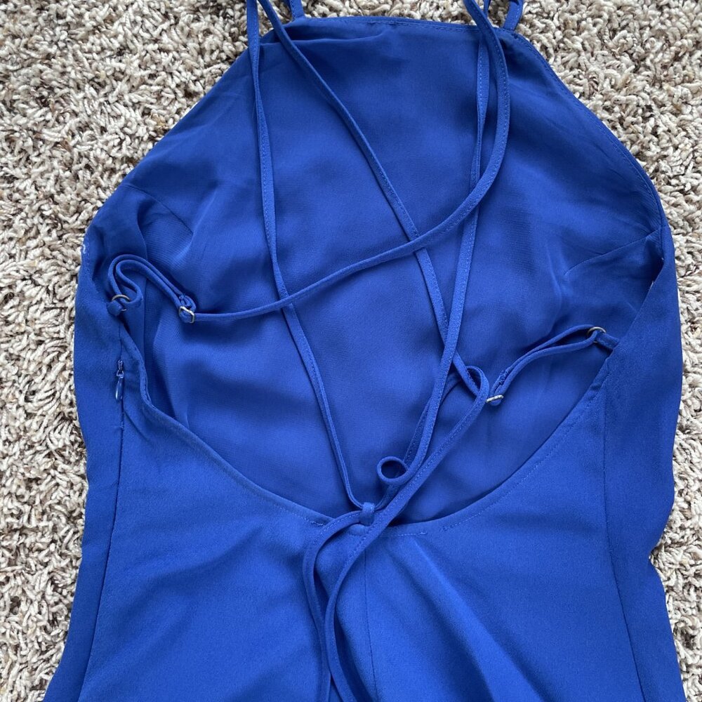 Backless blue gown - Picture 3 of 3